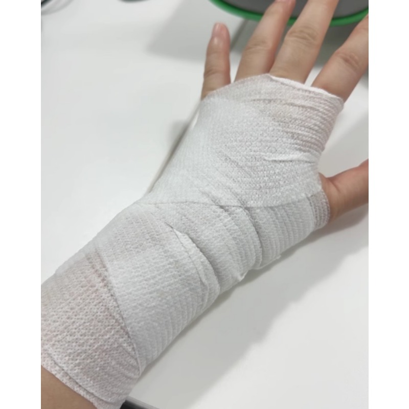 ผ้าพันข้อมือยืดหยุ่นแบบมีกาวใน - Ankle Support Badminton บทวิจารณ์และราคา